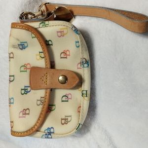 Dooney & Bouke wristlet